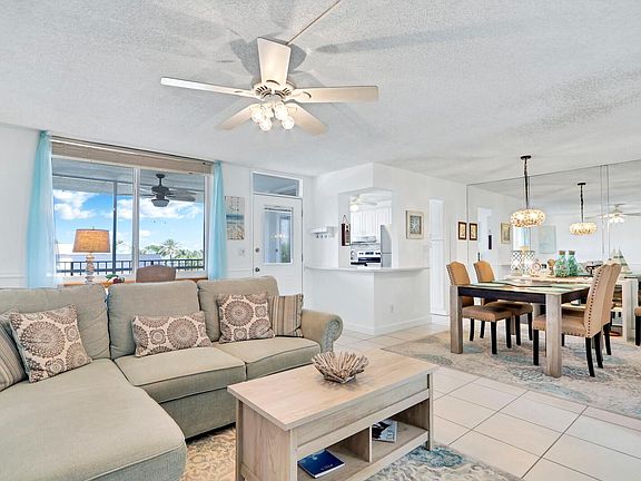 3rd image of 109 Paradise Harbour Blvd