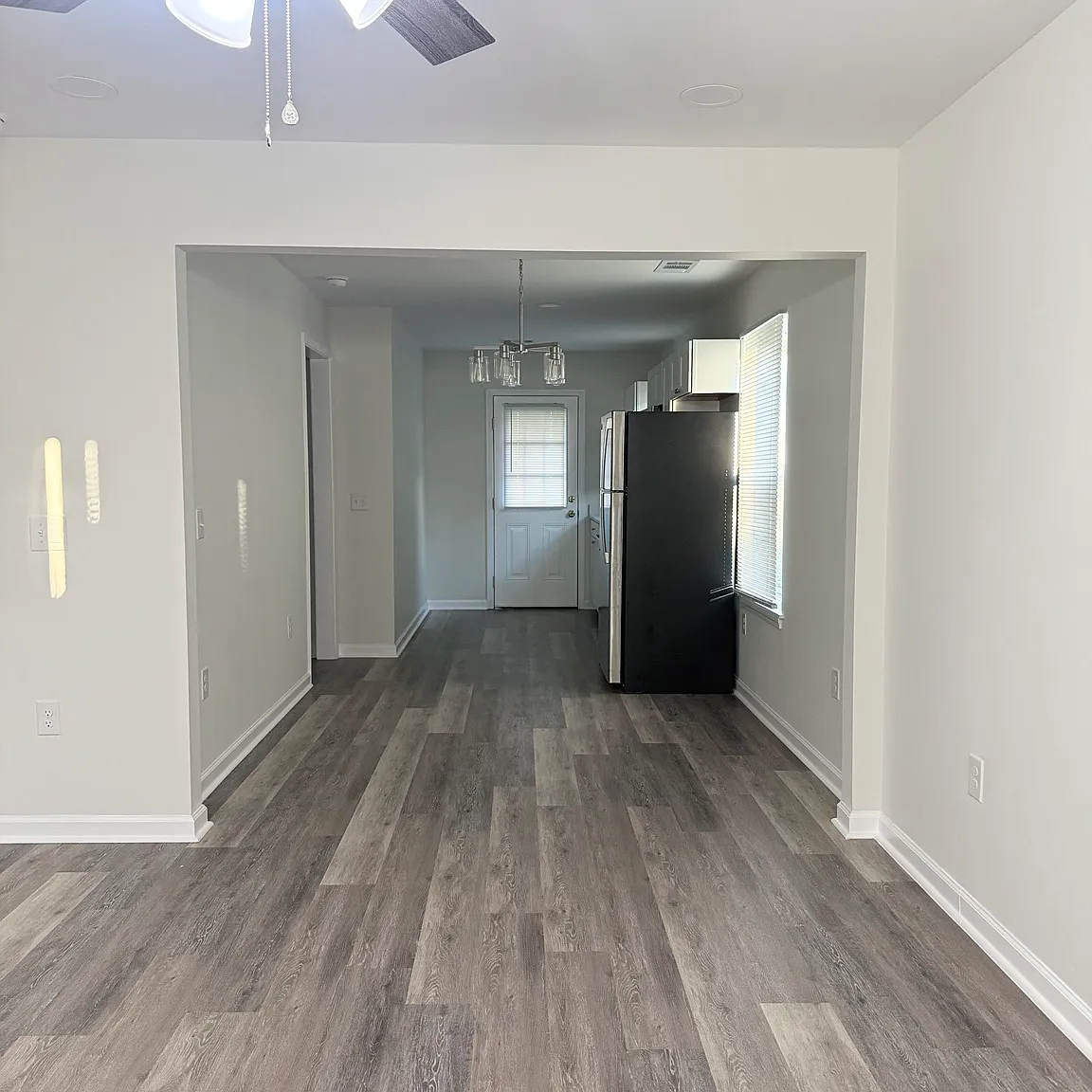 2 bed, 1000 sqft, $1,400 — Photo 3