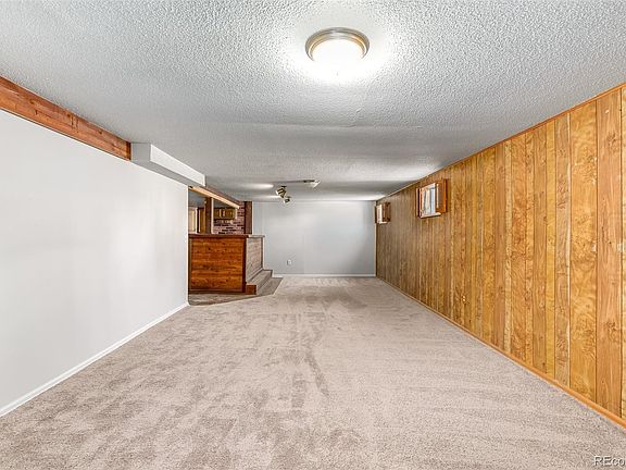 4th image of 10861 Utica Ct