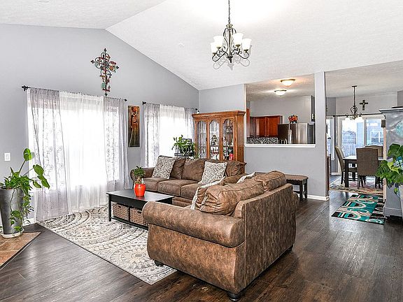 3rd image of 5516 Galia Ln