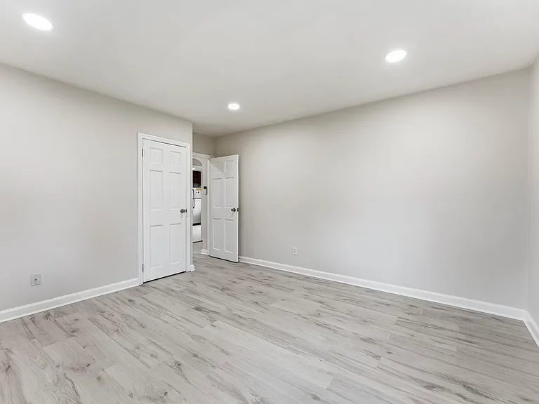 326 Tindall Ave — Photo 9