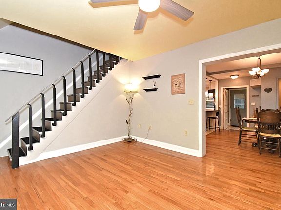 3rd image of 658 Macoby St