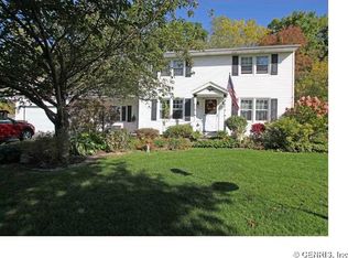 292 Farmview Dr, Macedon, NY 14502