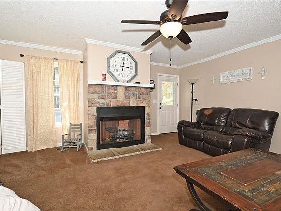 3rd image of 2625 Elvester Rd