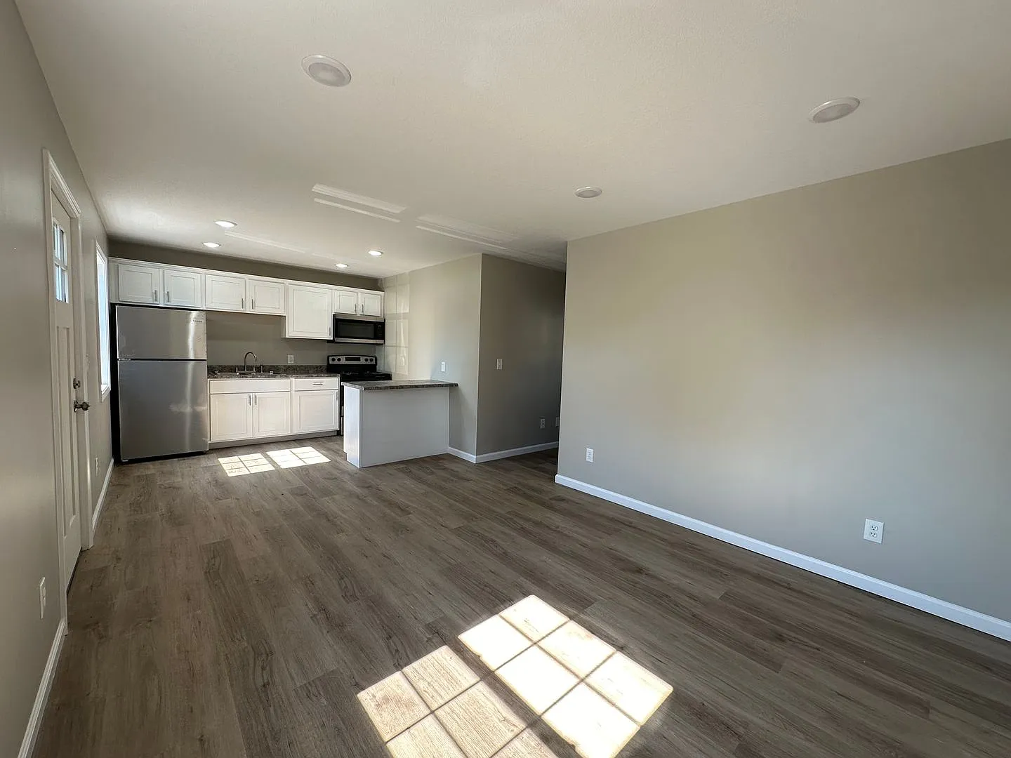 115 Evergreen Place - new 1 bedroom 1 bath home for lease — Photo 2