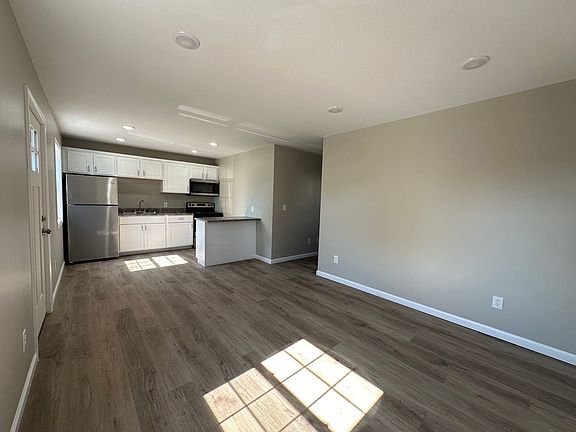 2nd image of 114 Evergreen Pl