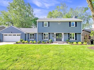 913 61st St, Downers Grove, IL 60516