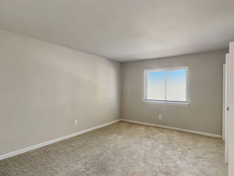 Hillsdale Manor Apartments — Photo 8