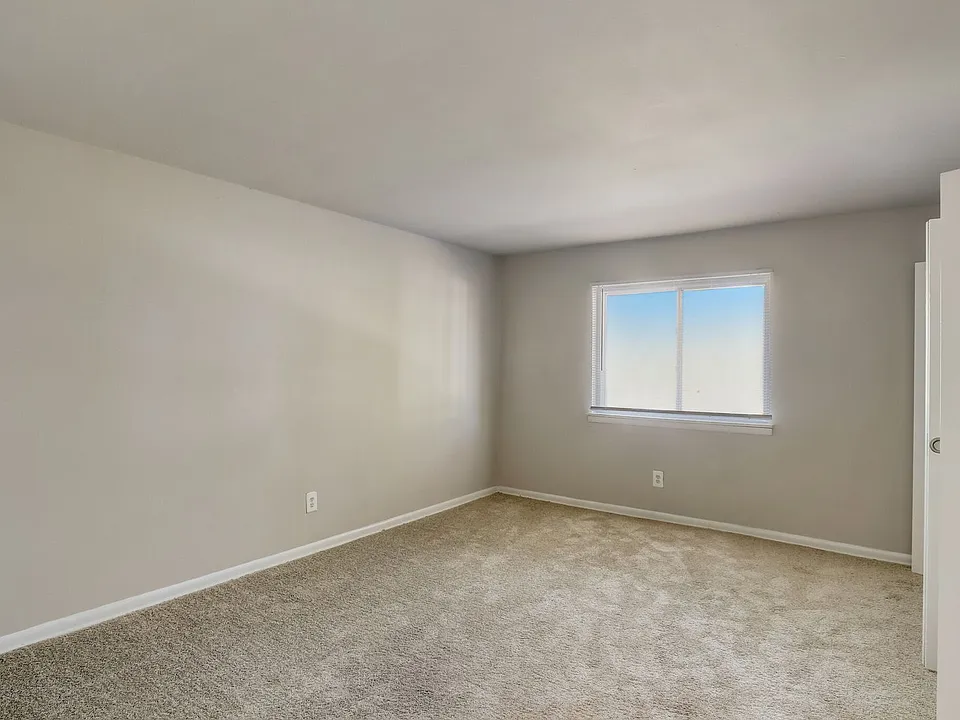 Hillsdale Manor Apartments