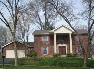 1986 Willow Lake Dr, Chesterfield, MO