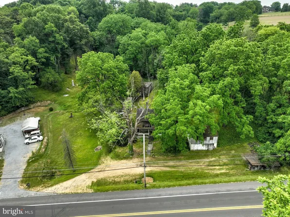 1065 Furnace Hills Pike, Lititz, PA 17543