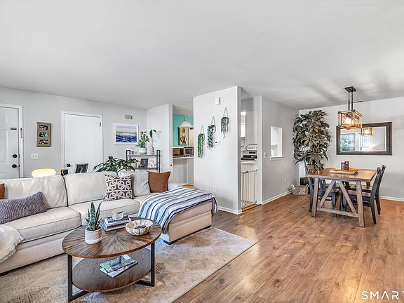 5th image of 18 Woodhill Road #18