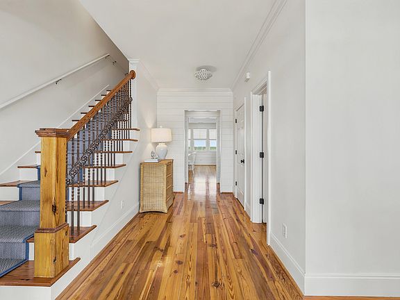 3rd image of 1229 Norris Dr