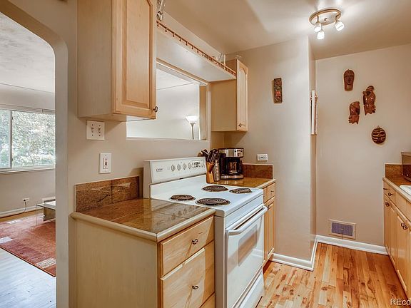 5th image of 901 N Fairfax St APT 5