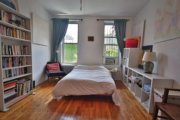 Rented by Metropolitan Realty | media 27