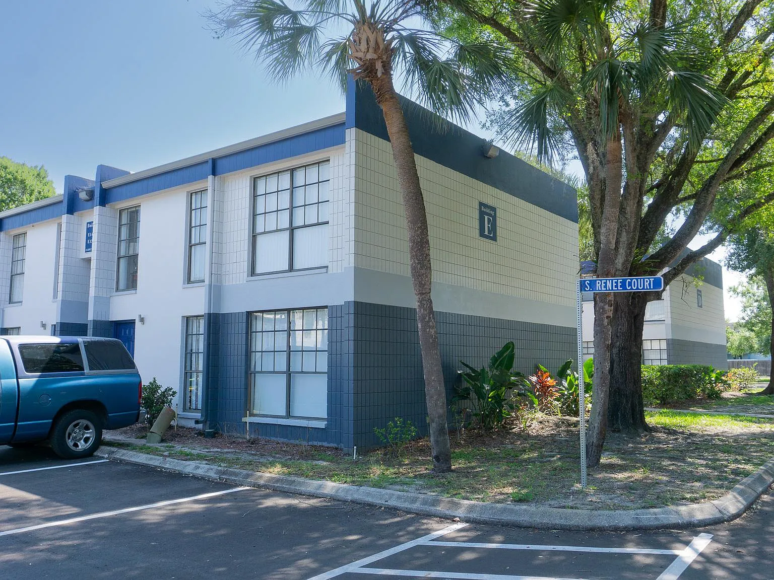 Montierra Apartments — Photo 4