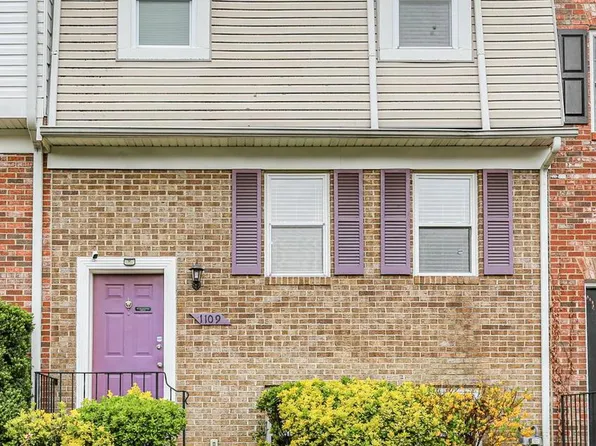 1109 Thomas Jefferson Pl, Fredericksburg, VA 22405