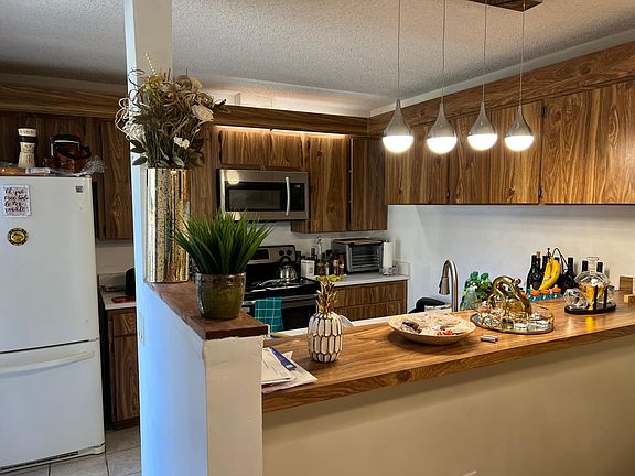 2nd image of 5393 Elm Ct #308