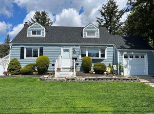 199 Throop St, West Babylon, NY