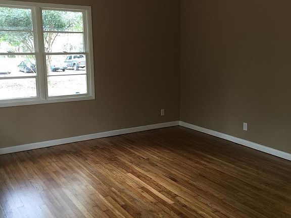 5th image of 1324 43rd Ave
