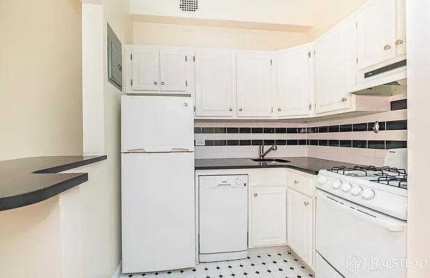 Sold by Halstead Real Estate | media 10