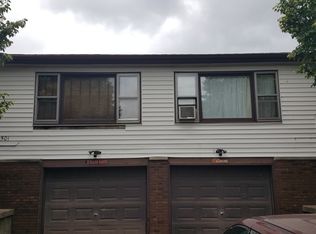 501 Chateau Dr, Saint Joseph, IL