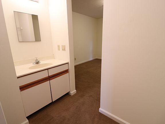 4th image of 1993 Water St APT 406