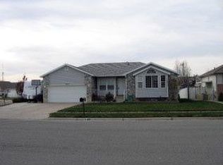 1490 Evalin Cir, Syracuse, UT 84075