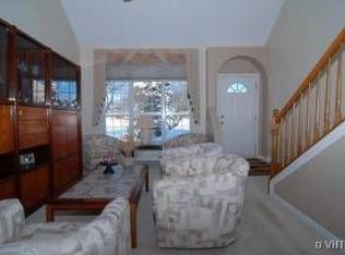 579 N Charter Hall Dr, Palatine, IL 60067