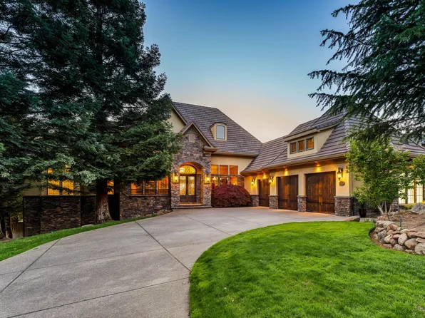5637 Saddle Ridge Dr, Medford, OR 97504