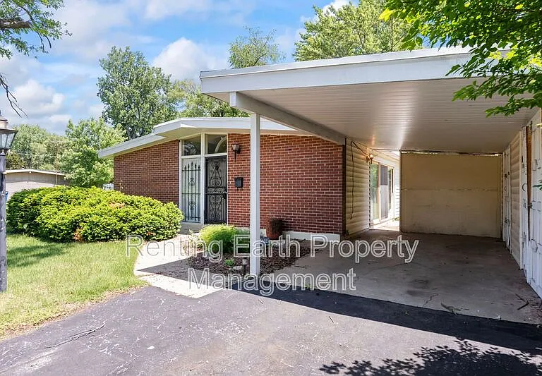 6452 Evergreen Blvd — Photo 8
