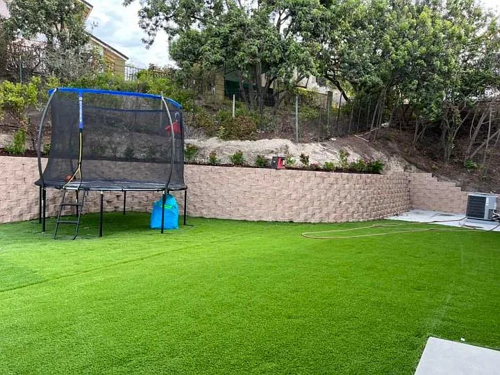 4 bed, 2.5 bath, 2161 sqft, $4,400 — Photo 3