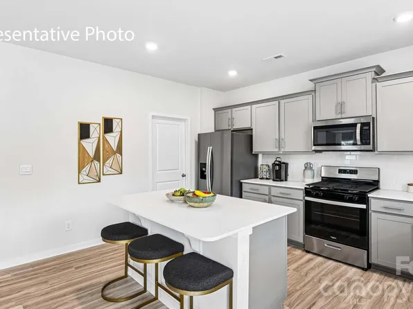 525 Blackpool Ct, Monroe, NC 28112