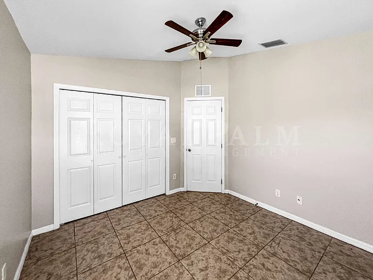 2130 NE 8th Pl — Photo 29