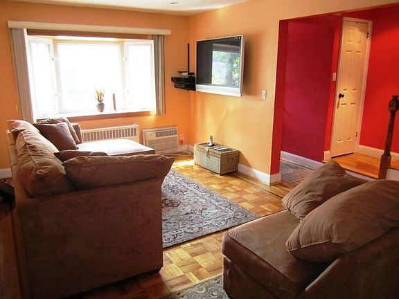 2nd image of 2582 Stedman Pl