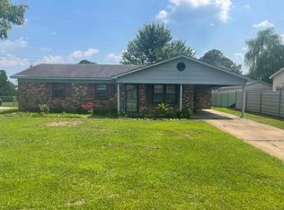 911 Clearview St SW, Decatur, AL 35601