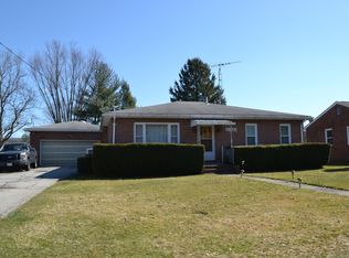 20610 Emerald Dr, Hagerstown, MD 21742