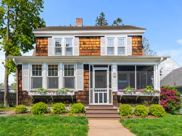 7 Roberts Street, West Haven, CT 06516