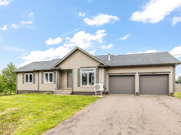 17 Royalty Rd, Charlottetown, PE C1E 3E7
