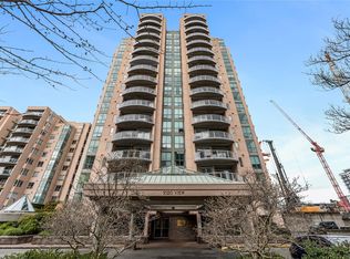 Regents Park, Victoria, BC V8V 4Y4