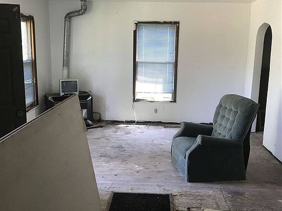 4th image of 335 W 15th St