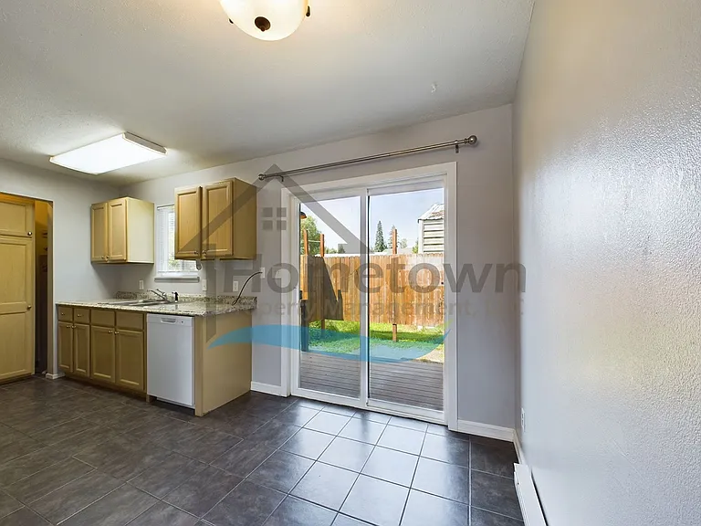 301 W 2nd Ave — Photo 11