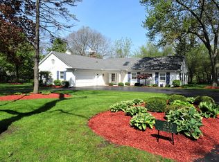 620 Elm Rd, Barrington, IL 60010