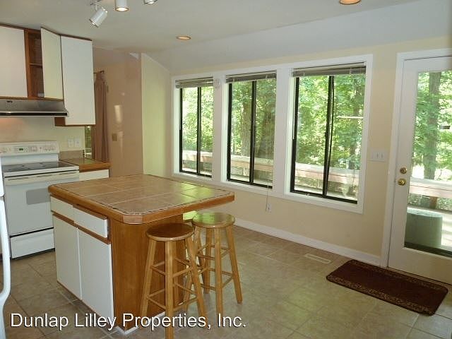 1st image of 131 Summerlin Dr