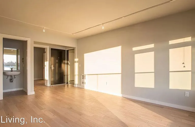 1824 Lakeshore Avenue — Photo 23