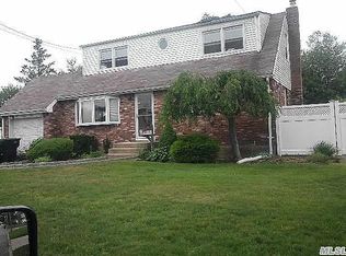 120 Udall Rd, West Islip, NY 11795