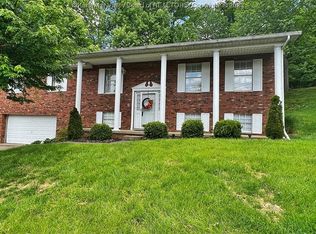 111 Norwood Rd, Nitro, WV 25143