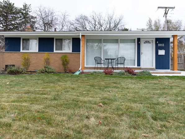 9912 Hartel Ct, Livonia, MI 48150