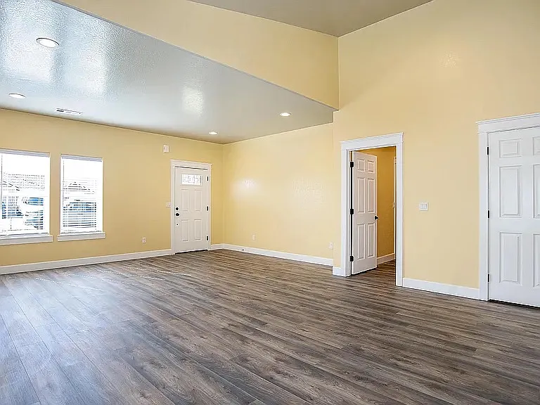 656 Nobility Dr — Photo 9