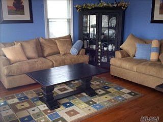 2nd image of 2641 Hewlett Ln